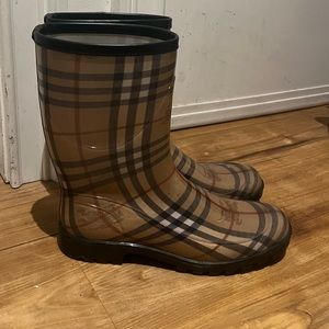 COPY - Burberry rain boots